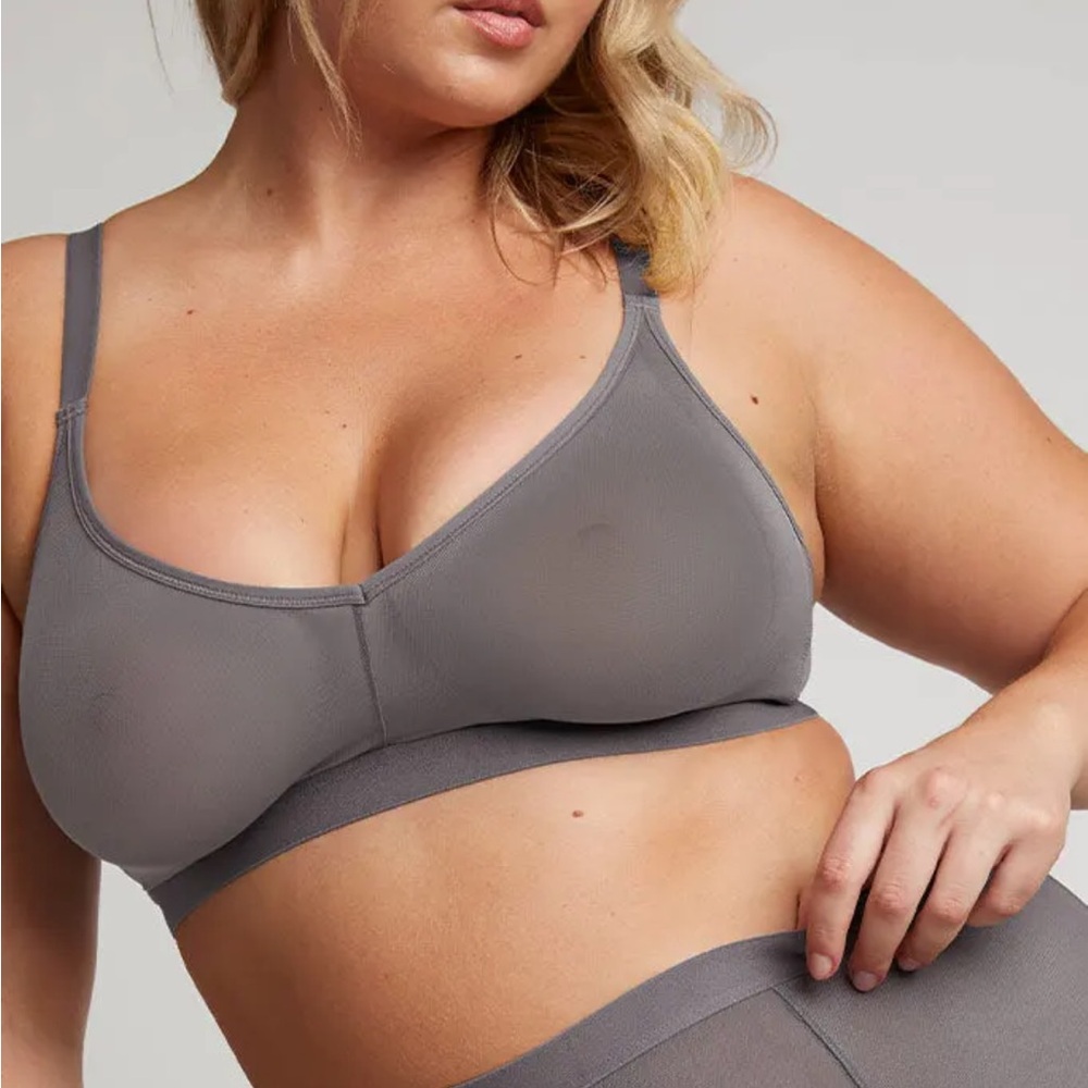 Two Pack Negative Sieve Non-Wire Bra in Graphite and Black Size 3